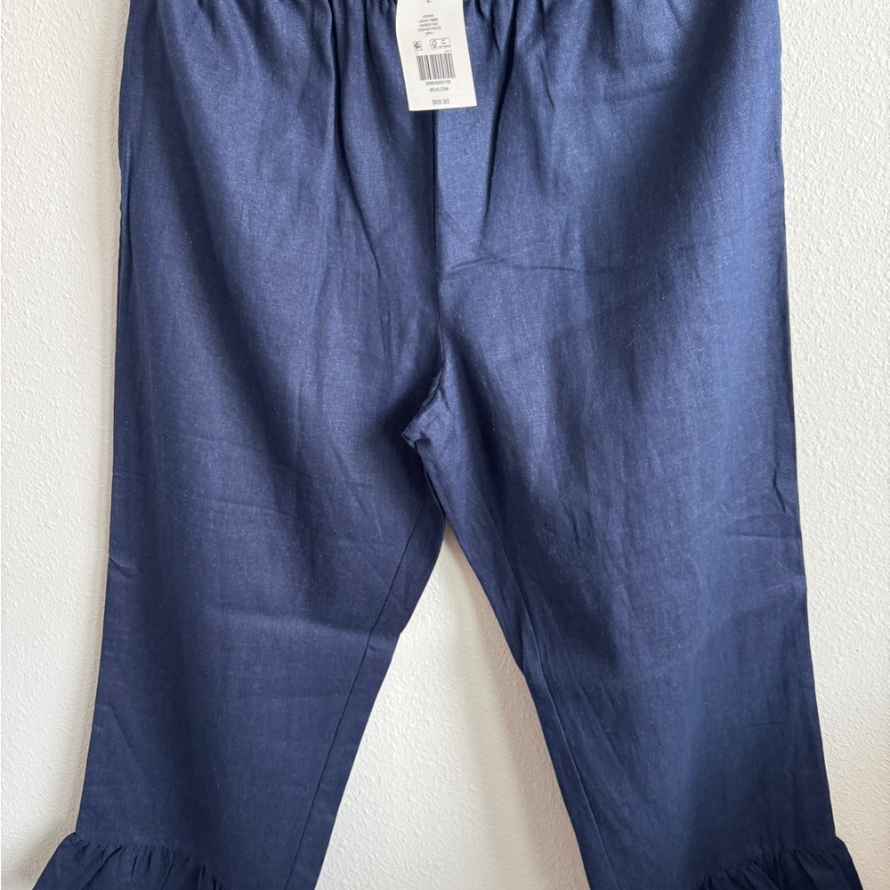 Crown Women's Navy Cropped Pants